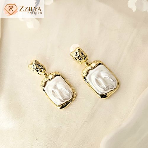 Trendy Pearl waterproof anti tarnish earrings